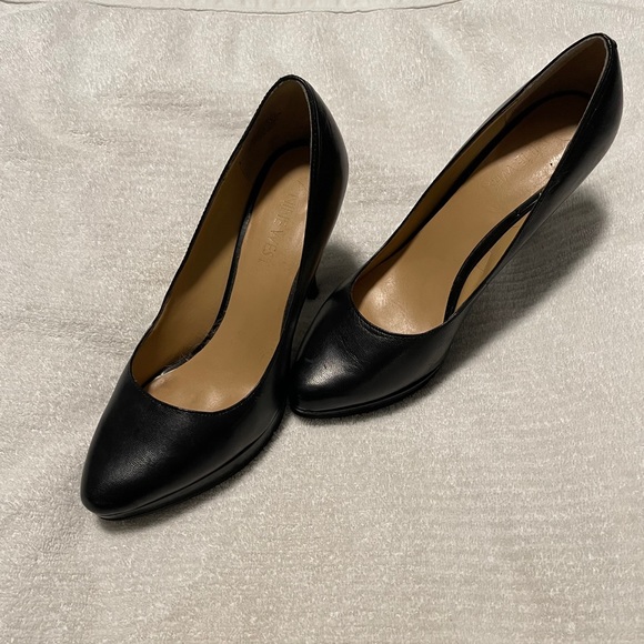 Nine West Heels - Picture 1 of 6